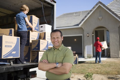 Professional packing materials for fragile household items